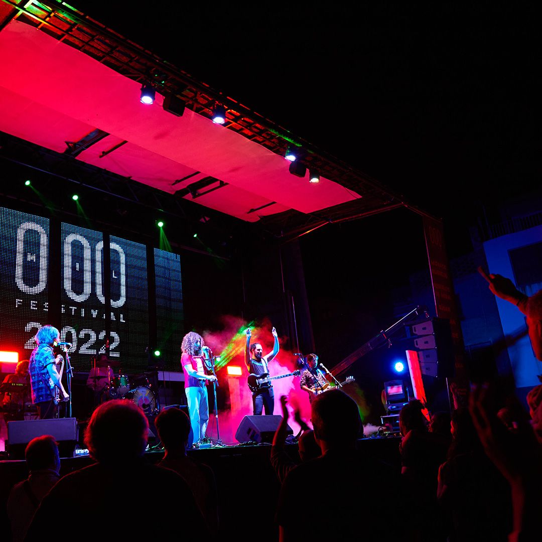 imagen fiesta escenario mil festival 